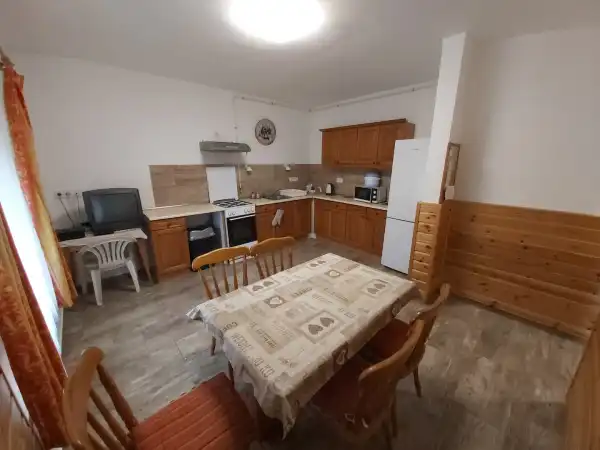 Kiadó újszerű családi ház, Rétság 4 szoba 180 m² 6.00 M Ft/hó